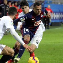 Orellana se reencuentra con la regularidad en el Eibar