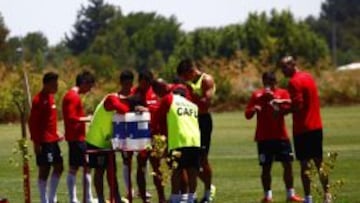 Los jugadores del sub 14 de &Ntilde;ublense en un entrenamiento.