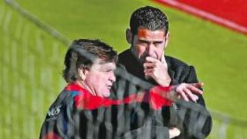 Camacho y Hierro conversaron tras el entrenamiento de Osasuna