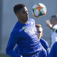 Júnior vuelve a una lista del Betis; Sidnei y Barragán, fuera