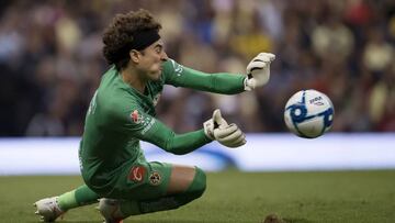 El guardameta del América se equivocó nuevamente en un Clásico Capitalino, falla que le costó el empate. Aquí sus otros errores en el Fútbol Mexicano.