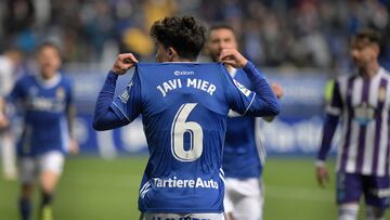 Javi Mier celebra un gol.