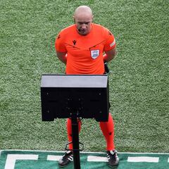 Why UEFA replaced PSG-Newcastle VAR