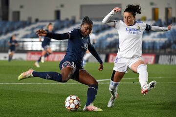 Si Paredes lleva la voz cantante en la defensa del Barça, Ivana Andrés (27 años, Ayelo de Malferit) la lleva en el Real Madrid. Con un gran liderazgo, la defensa blanca es una de las jugadoras más importantes en el Madrid. Capitana estos dos últimos años, siendo la primera jugadora que lució el brazalete en el Real Madrid femenino, Ivana destaca por liderar al equipo en la salida de balón, siendo el gran baluarte defensivo del conjunto madridista.