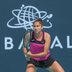 Una Sorribes sin rodaje sucumbe ante su amiga Bouzkova