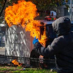 Día del Trabajador: disturbios y saqueos tras marcha del 1 de mayo en Santiago