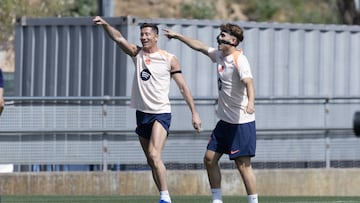 Lewandowski, en un entrenamiento con el Barça.