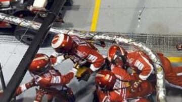 Massa arrastra a sus mecanicos