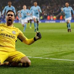 Bravo otra vez fue la figura en el City que está en semis