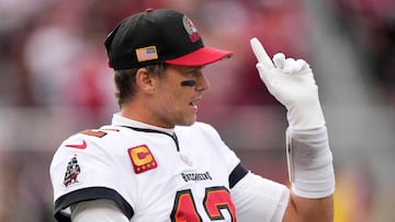 SANTA CLARA, CALIFORNIA - DECEMBER 11: Tom Brady #12 of the Tampa Bay Buccaneers reacts prior to the game against the San Francisco 49ers at Levi's Stadium on December 11, 2022 in Santa Clara, California.   Thearon W. Henderson/Getty Images/AFP (Photo by Thearon W. Henderson / GETTY IMAGES NORTH AMERICA / Getty Images via AFP)