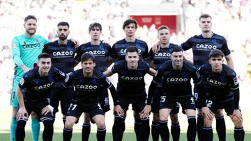 Real Sociedad line up pose prior the La Liga Santander match between Rayo Vallecano and Real Sociedad at Campo de Futbol de Vallecas on January 21, 2023 in Madrid, Spain. (Photo by Jose Breton/Pics Action/NurPhoto via Getty Images)