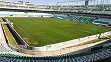 <b>ESCENARIO DE LUJO</B>. El Martínez Valero ha sido recientemente remodelado y tiene una capacidad para casi 37.000 espectadores.