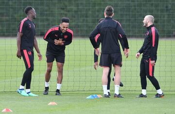 Danny Welbeck, Pierre-Emerick Aubameyang, Laurent Koscielny y Jack Wilshere.
