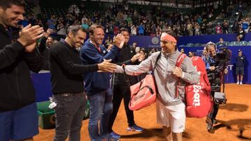 David Ferrer recibe un homenaje antes de su partido ante Malek Jaziri en el Argentina Open de Buenos Aires.