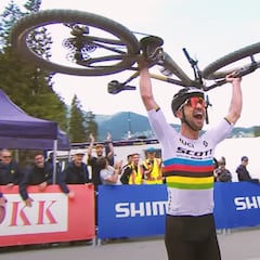 El emotivo adiós de Nino Schurter, GOAT del ciclismo de montaña