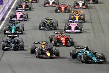 Sergio Pérez y Fernando Alonso encabezan la salida del Gran Premio de Arabia Saudí. 