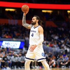 Año en blanco para Steven Adams