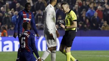 Doukour¨¦ aclara la pol¨¦mica: "El Madrid s¨ª se interes¨® y Casemiro tambi¨¦n me ha llamado"