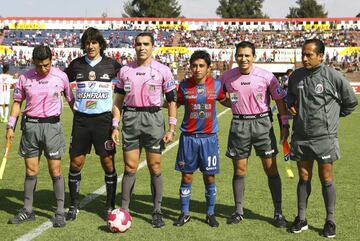 Vilar jugó de 2003 a 2010 para el Atlante, el equipo con el que más se le recuerda en la Liga MX. En el Clausura 2011, el histórico arquero se midió a los azulgranas por primera vez y se llevó la derrota 2-0 en Cancún.