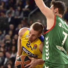 Iverson recibió en mano y en el Buesa la denuncia del Baskonia