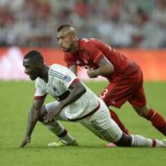 El Milan pierde con el Bayern, pero Cristian Zapata se destaca