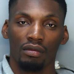 Lío en el caso Kerley: la policía, acusada de brutalidad, dice que el atleta estranguló a su esposa