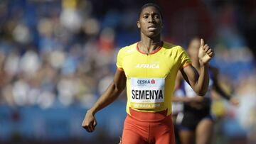 La Federaci&oacute;n Internacional de Federaciones de Atletismo quiere obligar a la campeona sudafricana a tomar estr&oacute;genos para reducir su nivel de testosterona.