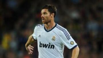 EL FARO BLANCO. Xabi Alonso est&aacute; muy cerca de prolongar su contrato con el Madrid hasta 2016.