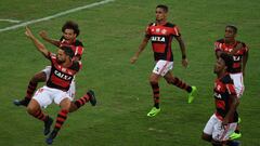Flamengo golea a San Lorenzo en un Maracaná entregado