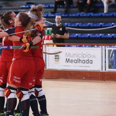 España arranca la defensa del título con triunfo ante Italia