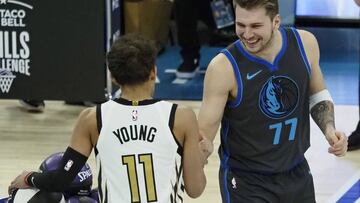LWS143. Charlotte (United States), 16/02/2019.- Dallas Mavericks player Luka Doncic of Slovenia (R) competes against Atlanta Hawks Trae Young (L) in the Skills Challenge during the All-Star Saturday Night on All Star Weekend at the Spectrum Center in Charlotte, North Carolina, USA, 16 February 2019. (Baloncesto, Eslovenia, Estados Unidos) EFE/EPA/JOHN G MABANGLO SHUTTERSTOCK OUT SHUTTERSTOCK OUT