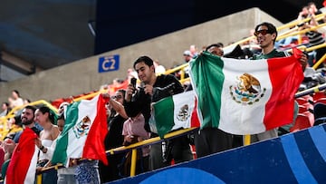 MONTREAL, CANADA - FEBRUARY 28: Supporters for Team Mexico cheer on after Juan Manuel Celaya Hernandez and Osmar Olvera Ibarra finish third to capture a bronze medal in the Men's 3m Synchronized Final during the World Aquatics Diving World Cup 2026 Stop 1 at Centre Sportif Du Parc Olympique on February 28, 2026 in Montreal, Quebec, Canada. Minas Panagiotakis/Getty Images/AFP (Photo by Minas Panagiotakis / GETTY IMAGES NORTH AMERICA / Getty Images via AFP)