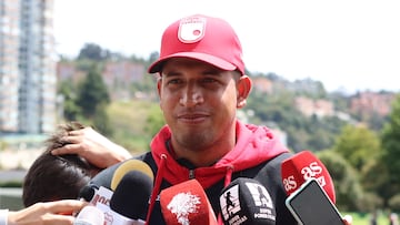 Omar Ramírez, técnico de Santa Fe Femenino.