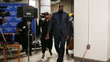 LeBron, a su llegada durante uno de los partidos de las últimas Finales.