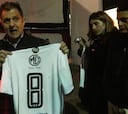 El inesperado 'fanático' que se llevó la camiseta de Carmona
