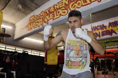 Era albañil y hoy es campeón del mundo, el mexicano que rompió sus barreras a través del box