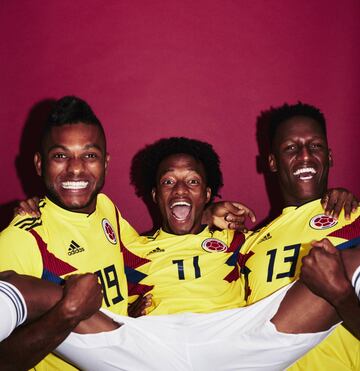 La Selección Colombia, ya en Kazán, asistió a la sesión de fotos oficial exigida por la organización del Mundial Rusia 2018, en el que debutará el martes 19 de junio ante Japón en Saransk.