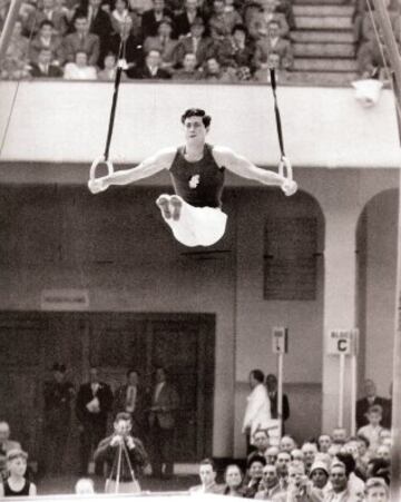 1933-1957. Joaquín Blume, gimnasia artística, murió en accidente aéreo junto a su esposa María Bonet en La Huerta del Marquesado, Cuenca.