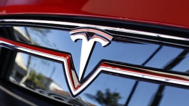 Tesla informa de un error de sobrecalentamiento en el sistema de información