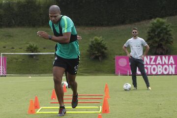 El equipo verdolaga viene de perder 1-0 con Pasto en casa y está afuera del grupo de los 8. Henríquez, Lucumí y Bocanegra entrenaron diferenciado.