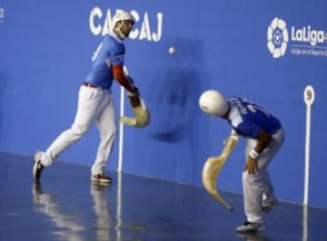 Imanol López, zaguero, y Jean Olaran, delantero