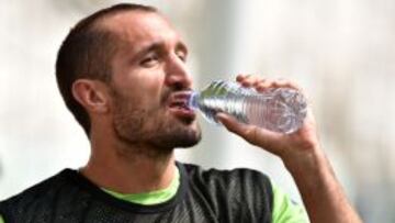 Chiellini: "Messi no podría marcar goles de esos en Italia"