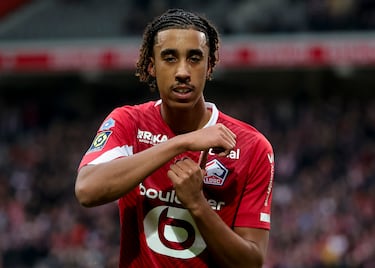 Último crack salido de la cantera del Lille. Este mercado de fichajes el Manchester United ha pagado 62 millones de euros para hacerse con el defensor de Saint-Maurice.