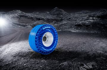 Representación de una rueda con un neumático Michelin en 3D en la Luna.