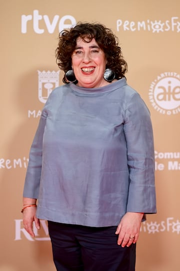 La directora Arantxa Echevarría posa en la alfombra roja de la 30 edición de los Premios José María Forqué, en el Palacio Municipal de IFEMA.