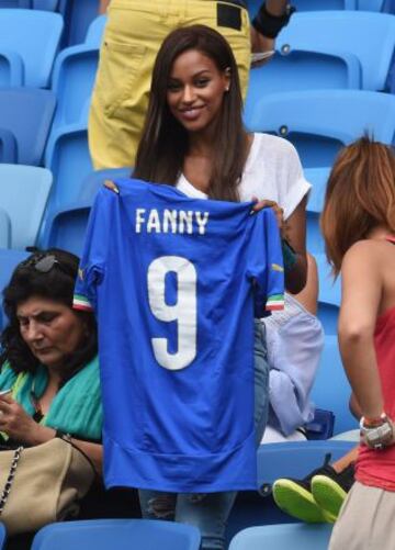 Fanny regresa triste del Mundial