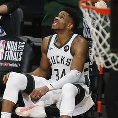 Giannis Antetokounmpo eyeing up Bucks vs Suns Game 3