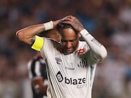 Soccer Football - Paulista Championship - Santos v Botafogo SP - Estadio Vila Belmiro, Santos, Brazil - February 5, 2025 Santos' Neymar reacts during the match REUTERS/Carla Carniel