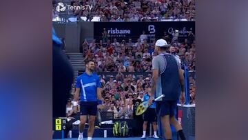 Djokovic y Kyrgios protagonizan como pareja de dobles uno de los puntos más locos jamás visto