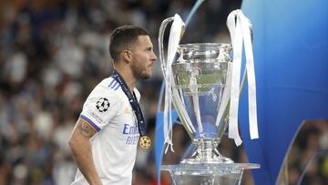 Hazard, junto a la Orejona en París.